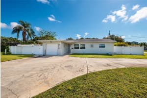 8801 SUNLIT COVE DRIVE, ST PETERSBURG, FL 33702 - MLS#MFRTB8433466