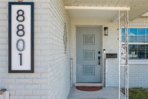 8801 SUNLIT COVE DRIVE, ST PETERSBURG, FL 33702 - MLS#MFRTB8433466