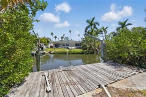 1524 CARSON CIRCLE, ST PETERSBURG, FL 33703 - MLS#MFRTB8433716