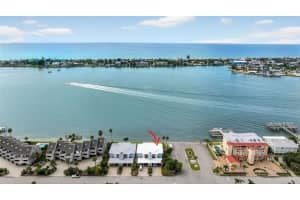 800 MADONNA BOULEVARD, ST PETERSBURG, FL 33715 - MLS#MFRTB8433757