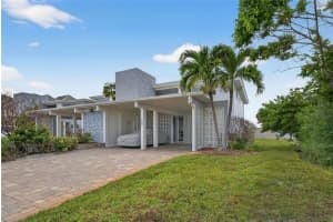 800 MADONNA BOULEVARD, ST PETERSBURG, FL 33715 - MLS#MFRTB8433757