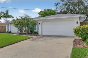 450 SIERRA CIRCLE, LARGO, FL 33770 - MLS#MFRTB8433805
