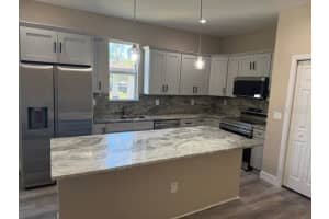 8605 48TH STREET, TAMPA, FL 33617 - MLS#MFRTB8433811