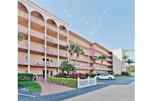 5521 80th St N #215, ST PETERSBURG