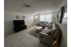 1717 COLLEEN STREET, SARASOTA, FL 34231 - MLS#MFRTB8434052