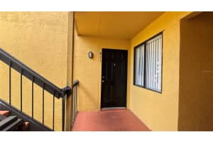 2915 WINKLER AVENUE, FORT MYERS, FL 33916 - MLS#MFRTB8434237