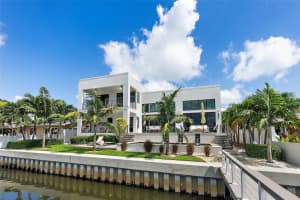 2501 SUNRISE DRIVE, ST PETERSBURG, FL 33705 - MLS#MFRTB8434280