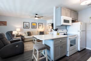 650 PINELLAS POINT DRIVE, ST PETERSBURG, FL 33705 - MLS#MFRTB8434301