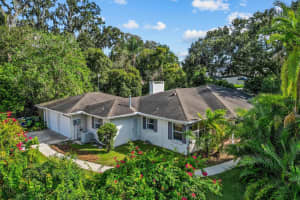 225 LAKE HOLLINGSWORTH DRIVE, LAKELAND, FL 33803 - MLS#MFRTB8434372
