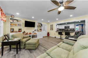 740 LOQUAT DR., TARPON SPRINGS, FL 34689 - MLS#MFRTB8434689
