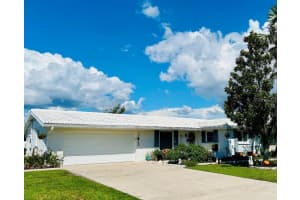 341 Pine Tree Rd, VENICE