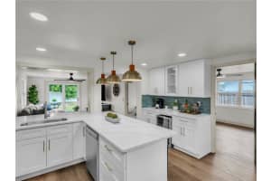 10525 VALENCIA ROAD, SEMINOLE, FL 33772 - MLS#MFRTB8434822
