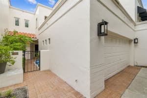 3155 LAKE ELLEN DRIVE, TAMPA, FL 33618 - MLS#MFRTB8434847