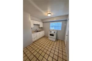 691 HARBOR DRIVE, ST PETERSBURG, FL 33705 - MLS#MFRTB8434851