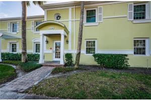 5196 BEACH DRIVE, ST PETERSBURG, FL 33705 - MLS#MFRTB8434887