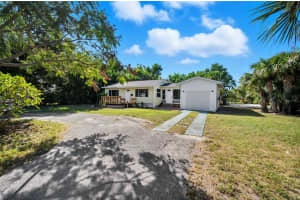 10460 54TH AVENUE, ST PETERSBURG, FL 33708 - MLS#MFRTB8434943