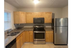 2812 SOMERSET PARK DRIVE, TAMPA, FL 33613 - MLS#MFRTB8434992