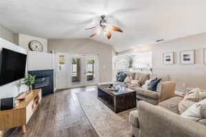 106 WINSTON MANOR CIRCLE, SEFFNER, FL 33584 - MLS#MFRTB8434994