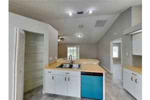MLS# MFRTB8435105, Palmetto, Florida 34221