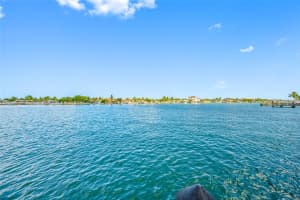 8575 SUNSET COURT, TREASURE ISLAND, FL 33706 - MLS#MFRTB8435164