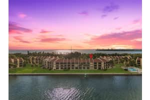7520 Sunshine Skyway Ln S #210, ST PETERSBURG