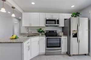 2422 RAMONA CIRCLE, TAMPA, FL 33612 - MLS#MFRTB8435256