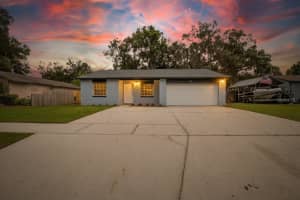423 FOREST OAK DRIVE, SEFFNER, FL 33584 - MLS#MFRTB8435281