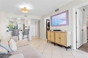 6915 STONES THROW CIRCLE, ST PETERSBURG, FL 33710 - MLS#MFRTB8435328