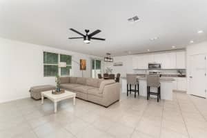 573 VISTA VILLAGES BOULEVARD, DAVENPORT, FL 33896 - MLS#MFRTB8435503