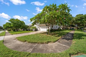 11040 141ST WAY, LARGO, FL 33774 - MLS#MFRTB8435516