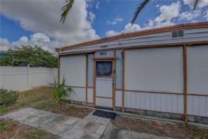 1852 HOYLE DRIVE, HOLIDAY, FL 34691 Sold 11/17/25