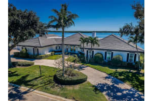 4916 62ND AVENUE, ST PETERSBURG, FL 33715 - MLS#MFRTB8435573