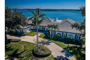 4916 62ND AVENUE, ST PETERSBURG, FL 33715 - MLS#MFRTB8435573