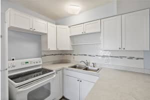 6266 1ST AVENUE, ST PETERSBURG, FL 33707 - MLS#MFRTB8435790