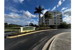 1200 COUNTRY CLUB DRIVE, LARGO, FL 33771 - MLS#MFRTB8435837