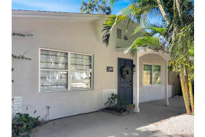 2409 50TH STREET, GULFPORT, FL 33707 Sold 11/11/25