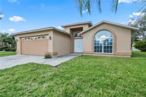 10500 36TH WAY, CLEARWATER, FL 33762 - MLS#MFRTB8435889