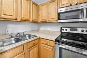 13824 ORANGE SUNSET #202, TAMPA, FL 33618 - MLS#MFRTB8436088