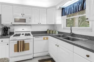 9950 62ND TERRACE, ST PETERSBURG, FL 33708 - MLS#MFRTB8436164