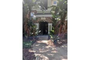 10101 Courtney Palms Blvd #302, TAMPA