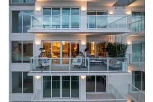 1020 SUNSET POINT ROAD, CLEARWATER, FL 33755 - MLS#MFRTB8436344