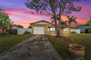 8593 Lantana Dr, SEMINOLE