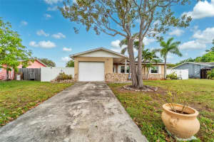 8593 LANTANA DRIVE, SEMINOLE, FL 33777 - MLS#MFRTB8436520