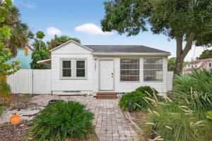 2501 OAKDALE STREET, ST PETERSBURG, FL 33705 - MLS#MFRTB8436657