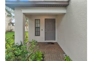 10043 NEWMINSTER LOOP, RUSKIN, FL 33573 Sold 12/23/25