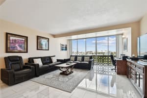 31 ISLAND WAY, CLEARWATER BEACH, FL 33767 - MLS#MFRTB8436759