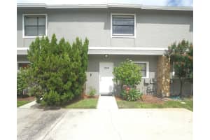 10049 LAKE OAK CIRCLE, TAMPA, FL 33624 - MLS#MFRTB8436779