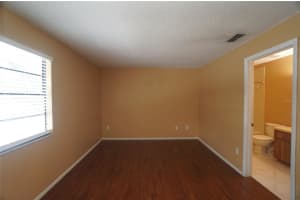 10049 LAKE OAK CIRCLE, TAMPA, FL 33624 - MLS#MFRTB8436779