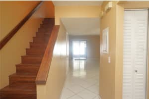 10049 LAKE OAK CIRCLE, TAMPA, FL 33624 - MLS#MFRTB8436779