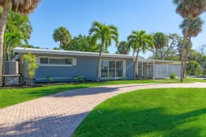 3903 Belle Vista Dr E, ST PETE BEACH